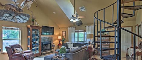 Televisión, chimenea