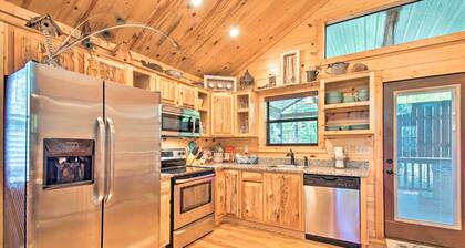 Broken Bow Hideaway w/ Hot Tub & Fire Pit!