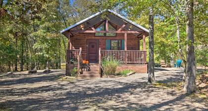 Broken Bow Hideaway w/ Hot Tub & Fire Pit!