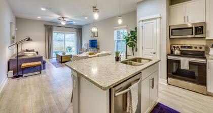 Pet-friendly Townhome, 1 Mi to Southbank Riverwalk