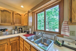 House (3 Bedrooms) | Interior - < 4 Mi to Sapphire Resort: Quiet Blue Ridge Haven (Sapphire)