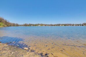 Cottage (2 Bedrooms) | Interior - Walk to Lake: Nautical Akron Cottage w/ Deck! (Akron)