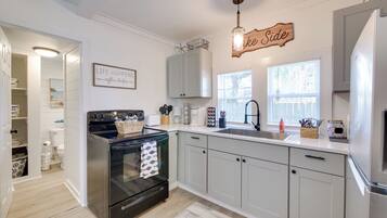 Cottage (2 Bedrooms) | Interior