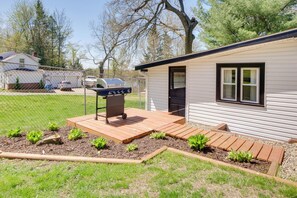 Cottage (2 Bedrooms) | Interior - Walk to Lake: Nautical Akron Cottage w/ Deck! (Akron)