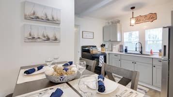 Cottage (2 Bedrooms) | Interior