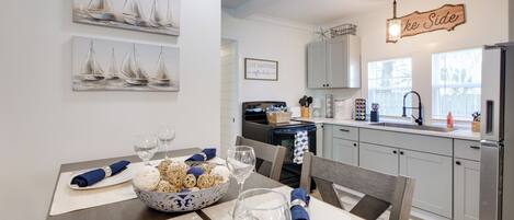 Cottage (2 Bedrooms) | Interior