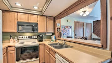 Apartemen (2 Bedrooms) | Dapur pribadi | Microwave, oven, kompor, dan mesin pencuci piring