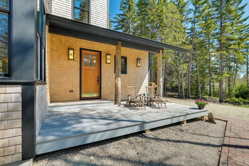 Stunning Seal Cove Home Near Acadia National Park!