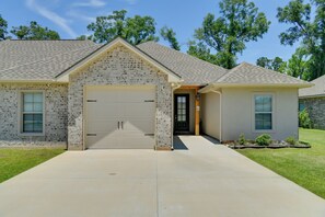 Apartment (3 Bedrooms) | Interior - Lovely Hammond Getaway w/ Patio & Yard! (Hammond)