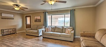 Updated Family Home - 2 Blocks to Colorado River!