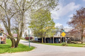 Cottage (2 Bedrooms) | Interior - Columbia City Vacation Rental w/ Lake Access (Columbia City)