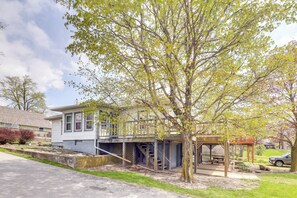 Cottage (2 Bedrooms) | Interior - Columbia City Vacation Rental w/ Lake Access (Columbia City)