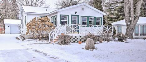 Cottage (3 Bedrooms) | Front of property