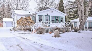 Cottage (3 Bedrooms) | Front of property