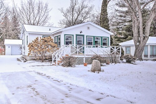 Green Lake Vacation Home w/ Screened Porch!