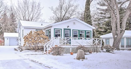 Green Lake Vacation Home w/ Screened Porch!