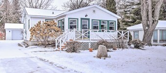 Green Lake Vacation Home w/ Screened Porch!