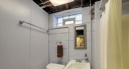 Peaceful Pittsburgh Townhome w/ Large Yard