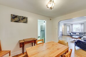 Interior - Peaceful Pittsburgh Townhome w/ Large Yard (Pittsburgh)