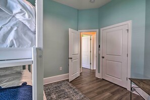 House (3 Bedrooms) | Interior - Bright Durham Home w/ Fully Furnished Deck! (Durham)