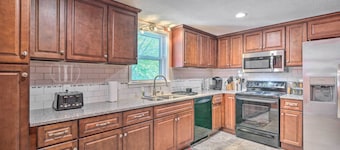 Bright Durham Home w/ Fully Furnished Deck!