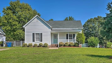 House (3 Bedrooms) | Front of property