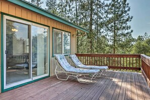 Terrace/patio - Woodsy Groveland Cabin w/ Deck < 3 Mi to Lake (Groveland)