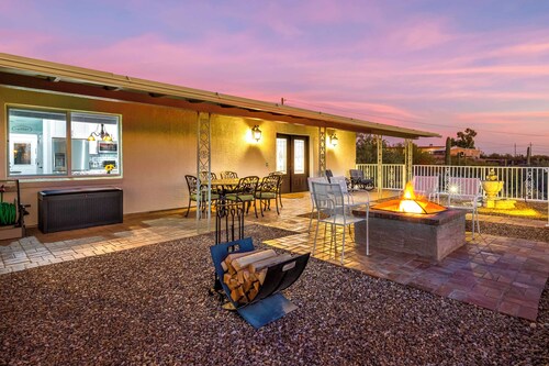 Classy Tucson Escape w/ Fire Pit on 5 Acres!