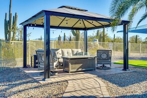 House (3 Bedrooms) | Interior - Classy Tucson Escape w/ Fire Pit on 5 Acres! (Tucson)