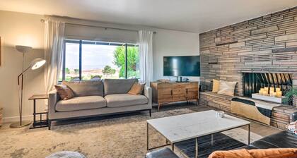 Lake Powell Views: Mid-century Home in Page