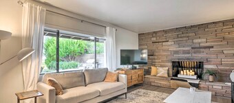 Lake Powell Views: Mid-century Home in Page