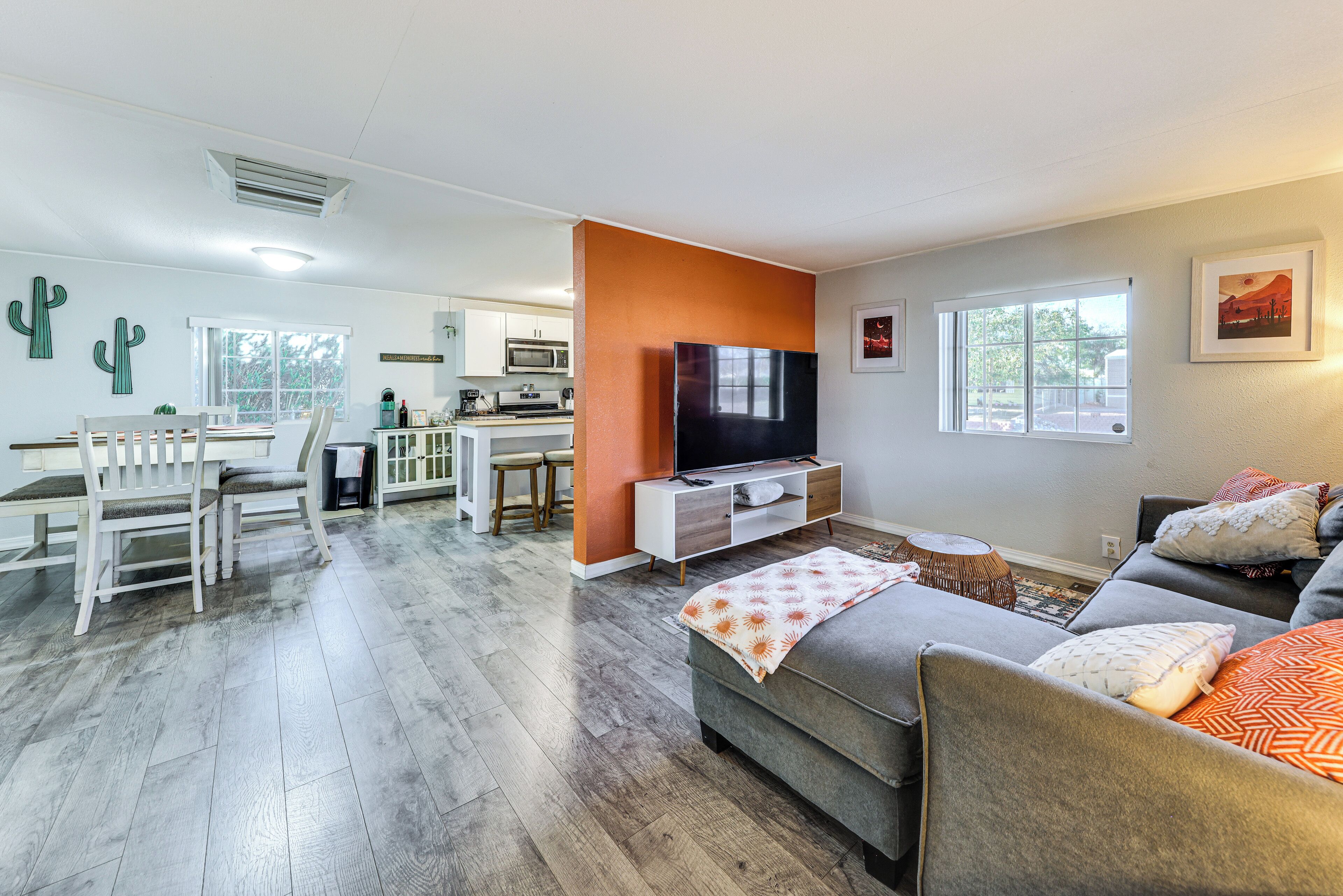 House (3 Bedrooms) | Front of property