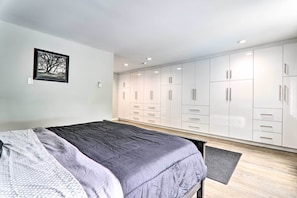 House (5 Bedrooms) | Interior