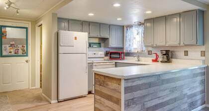 8 Mi to Dtwn Denver: Wheat Ridge Gem w/ Patio