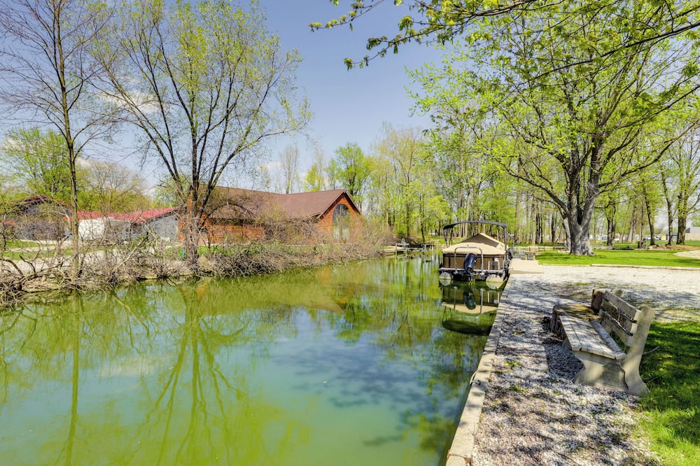 Pet-friendly Ohio Escape w/ Deck & Community Dock! - Wapakoneta, OH