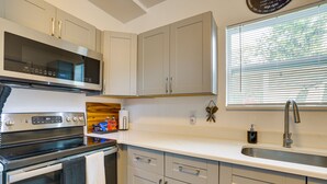 Rumah (2 Bedrooms) | Dapur pribadi