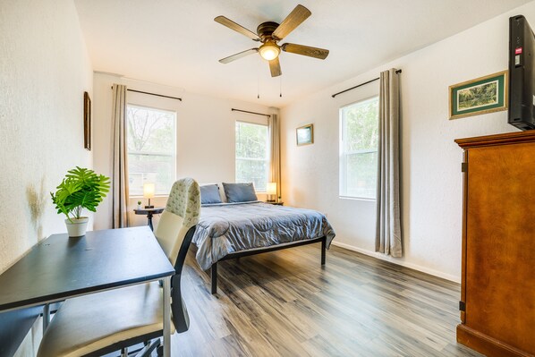 House (2 Bedrooms) | 2 bedrooms, iron/ironing board, bed sheets - Ocala Vacation Rental in Downtown w/ Covered Patio (Ocala)