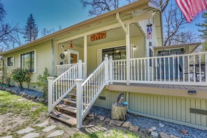 House (3 Bedrooms) | Interior - Oakhurst Vacation Rental Near Hiking & Bass Lake! (Oakhurst)