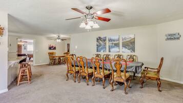 House (3 Bedrooms) | Interior