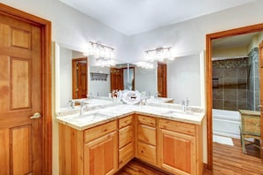 Interior - Near Golfing & Hiking: Pinetop Vacation Rental! (Pinetop)