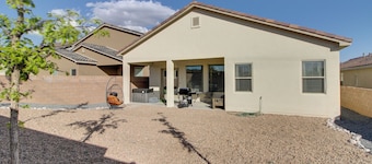 Chic Pet-friendly Vacation Rental in Rio Rancho!