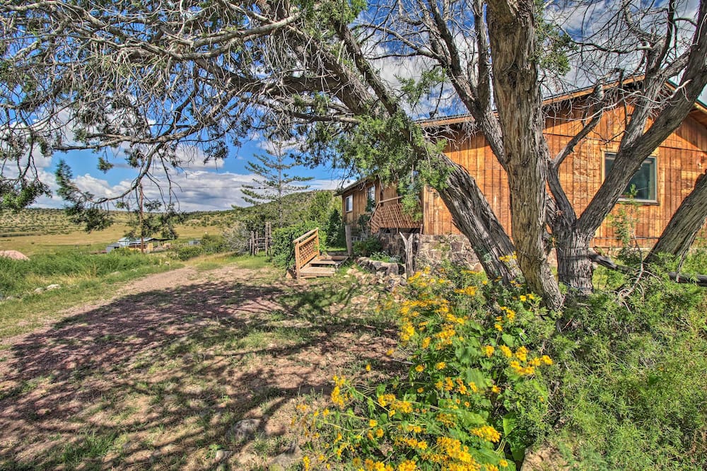 Peaceful Ranch Cabin, 3 Mi To Becker Lake!