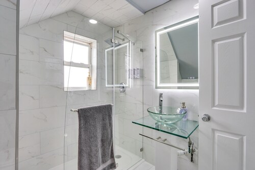 Jersey City Vacation Rental ~ 8 Mi to Nyc!