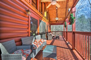 House (3 Bedrooms) | Interior - Deck & Game Room: Creekside Cabin in Sevierville (Sevierville)