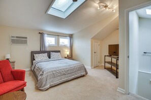 Apartment (3 Bedrooms) | Interior - Wilmington Vacation Rental < 2 Mi to Downtown! (Wilmington)