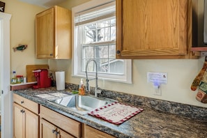 House (1 Bedroom) | Interior - Ski & Hike/shared Hot Tub: Cozy Whittier Retreat! (Whittier)