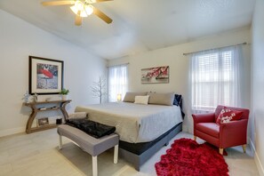 3 habitaciones, tabla de planchar con plancha y cunas gratuitas 