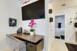 3 dormitorios, tabla de planchar con plancha, cunas gratuitas