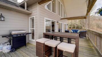 House (5 Bedrooms) | Interior