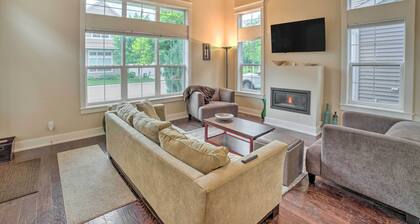 Benton Harbor Townhome w/ Golf Course View!